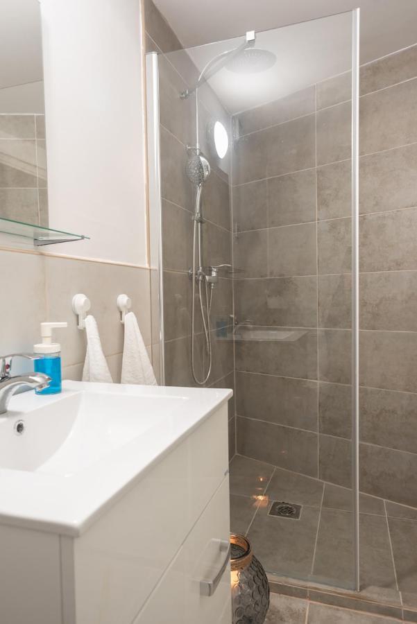Free Parking - Dob50 Spacious Apartment - 2 Separate Bedroom, 5 People, Ac, Wifi Budapeste Exterior foto